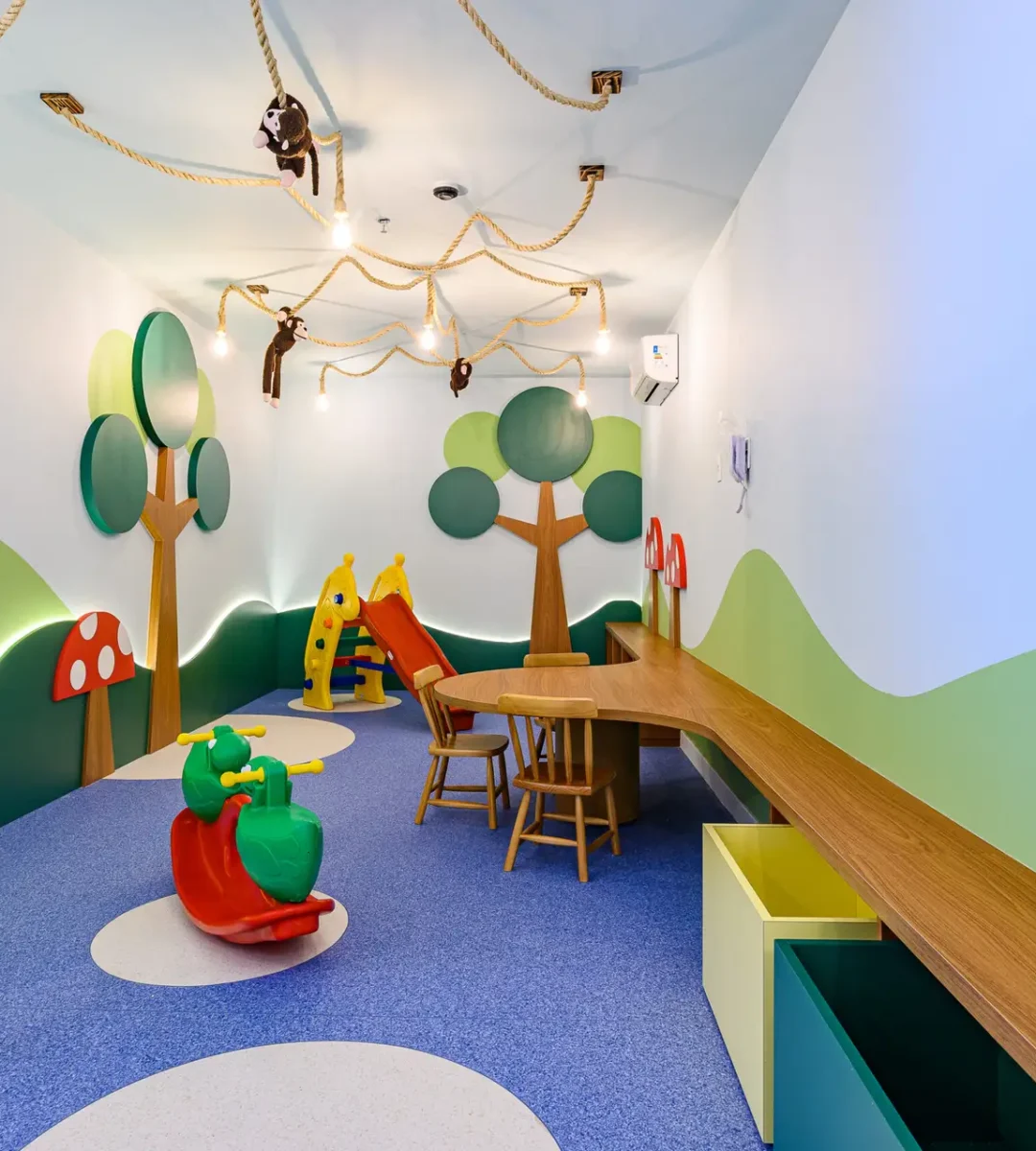 2022_05_05-R_27_N_Square-6279